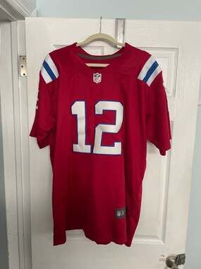 Nike NFL New England Patriots Tom Brady #12 Red Alternate Game Jersey Size L